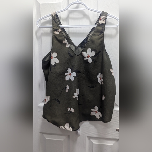 Dynamite Floral Sleeveless Cami Blouse - Picture 1 of 3